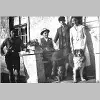 092-0065 Fam. Robert Papin im Hewrbst 1933. v.l. Horst , Vater Robert, Otto, Mutter  Hanna, und die Hunde Nero u. Loerchen. jpg                                 Hanna.jpg